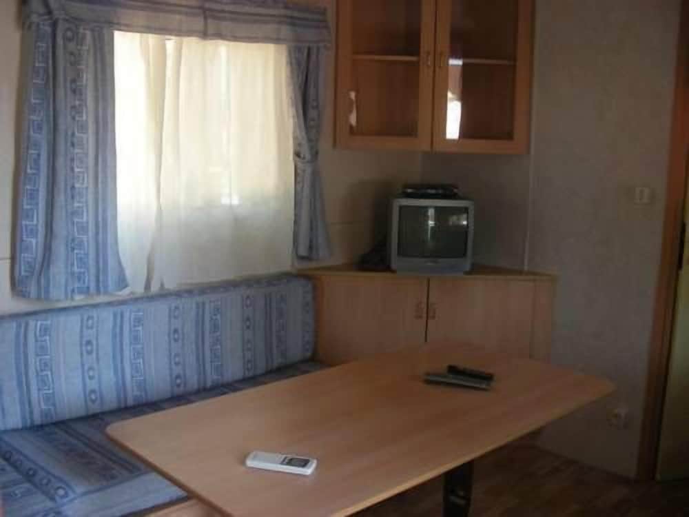 Comfort Mobile Home, 2 Bedrooms, Kitchen, Garden View photo 2