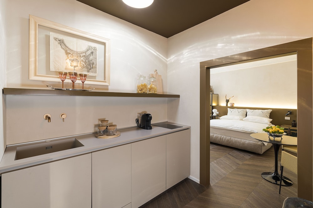 Luxury Apartment photo 2
