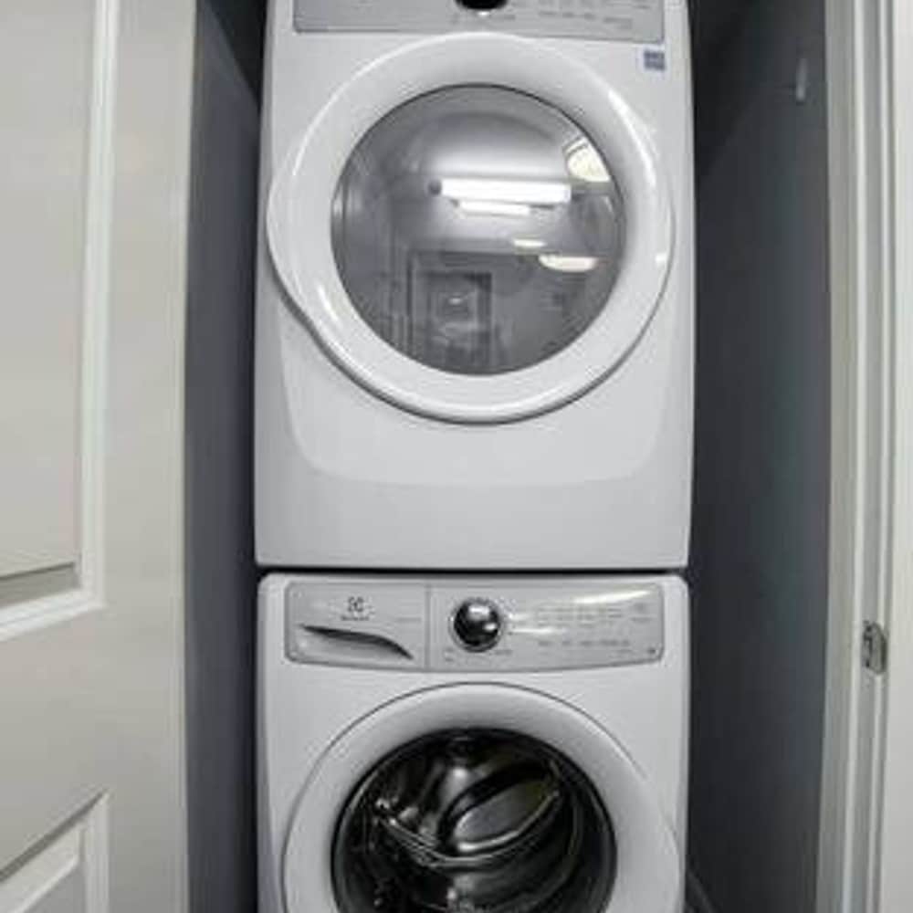 Cozysuites TWO Stylish Apts Monument Circle Indy, Photo 45