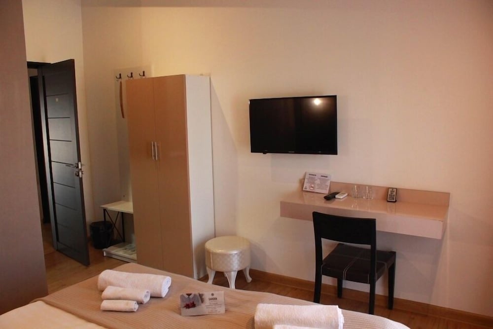 Deluxe Double Room, Pool View