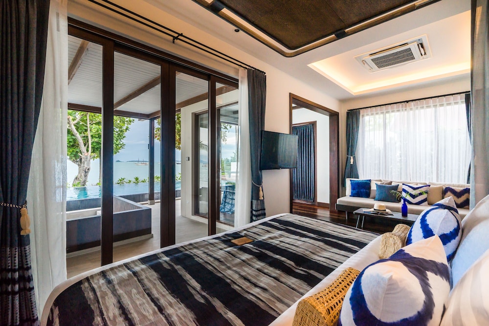 Two Bedroom Beachfront Grand Pool Villa - Photo 6