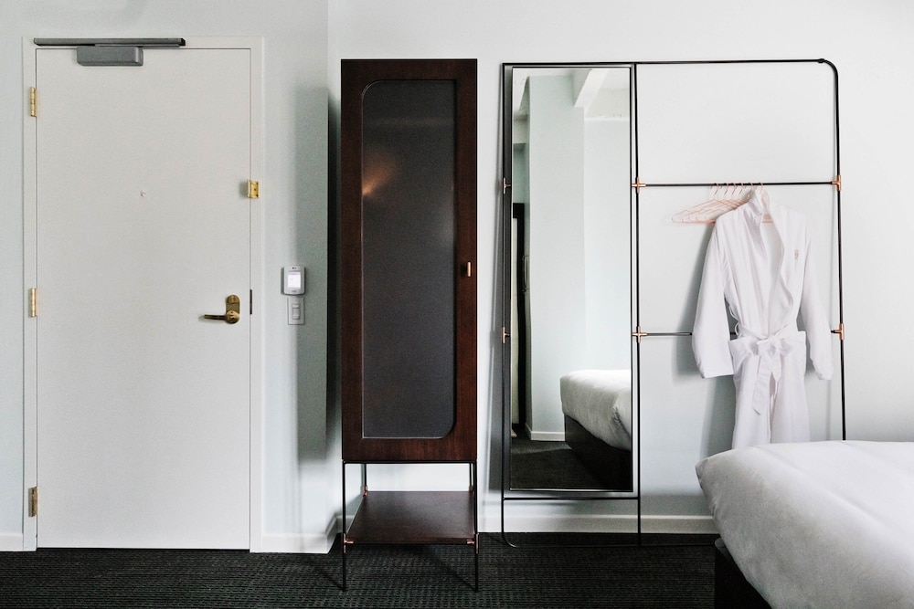 Guild Double, Guest Room, 2 Queens - Photo 2