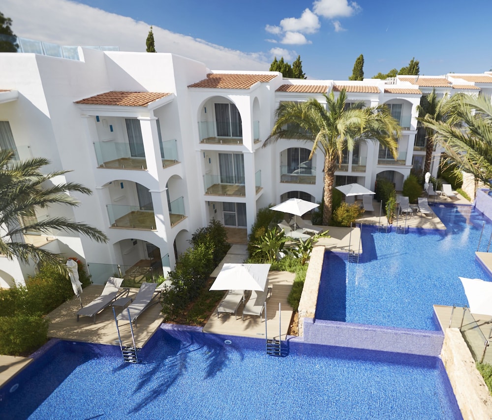 Standard Double Room, Balcony (Semi Private Pool)