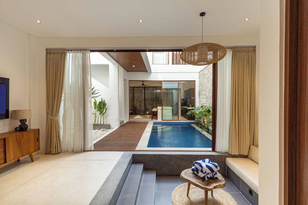 Villa photo 1