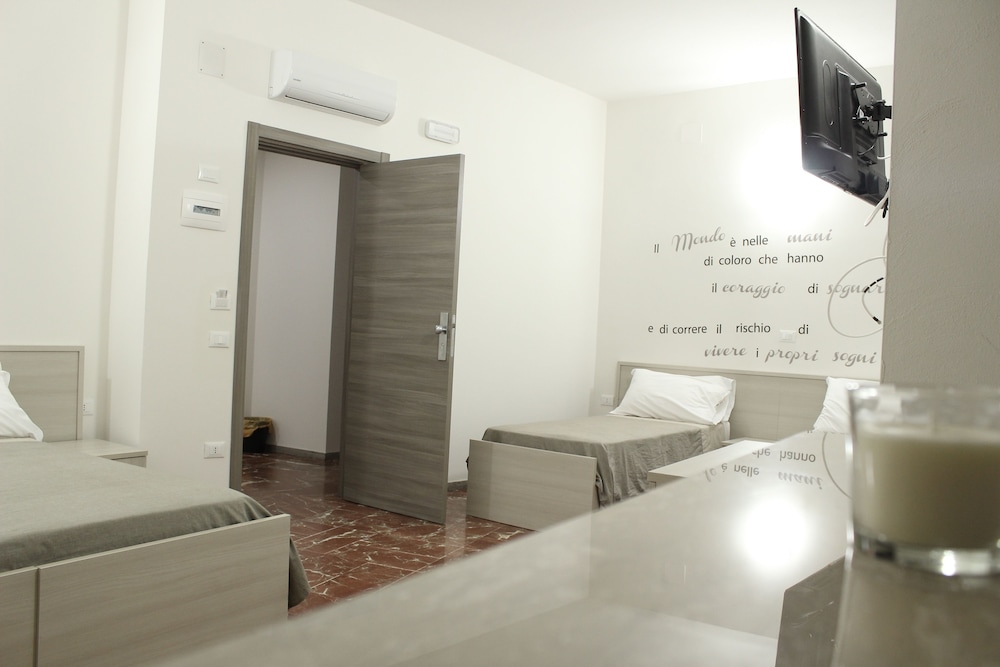 Quadruple Room, Kitchen photo 2