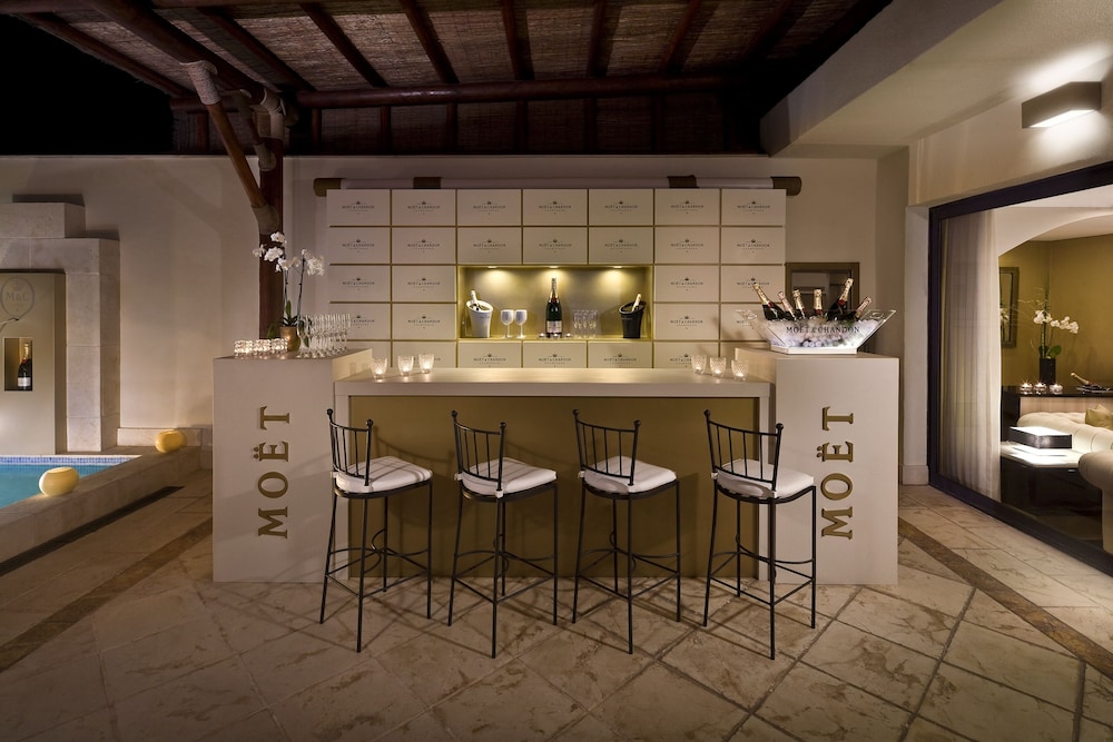 Suite Penthouse Moet Chandon (Red Level Lounge Access) Suite Penthouse Moet Chandon (Red Level Lounge Access)