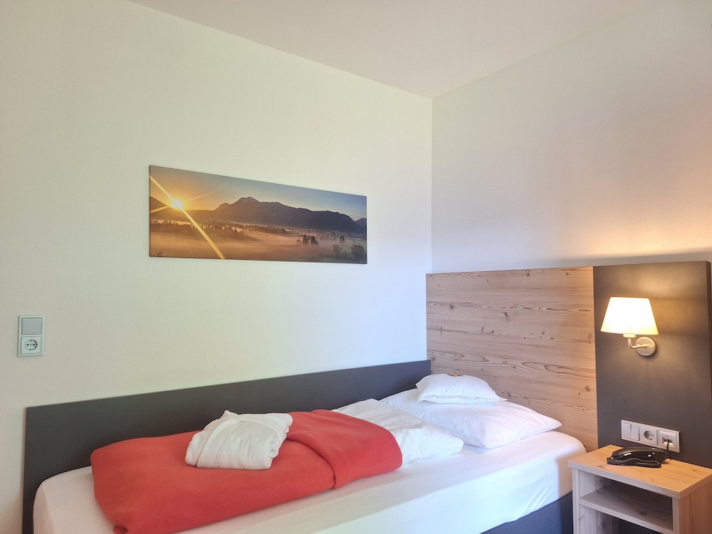 Classic Single Room, Patio, Mountain View photo 2