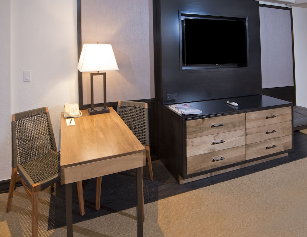 Room, 1 King Bed (Lodge) - Photo 2