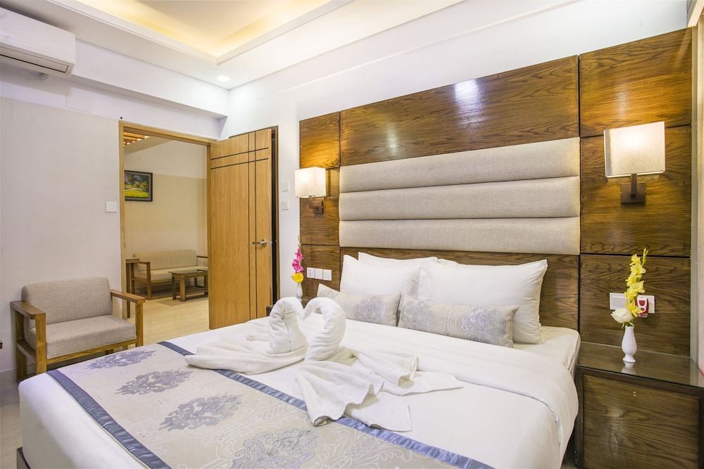 Standard Suite, Multiple Beds, Non Smoking, River View photo 1