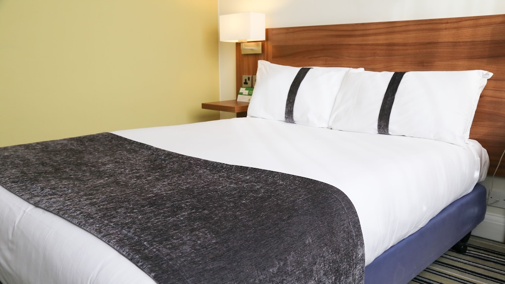 Standard Room, 1 Double Bed with Sofa bed (Walk-In Shower) photo 3
