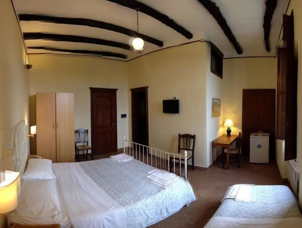 Basic Double Room, 1 Bedroom, Garden View, Garden Area photo 1