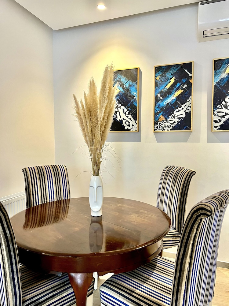 Elite Apartment photo 2