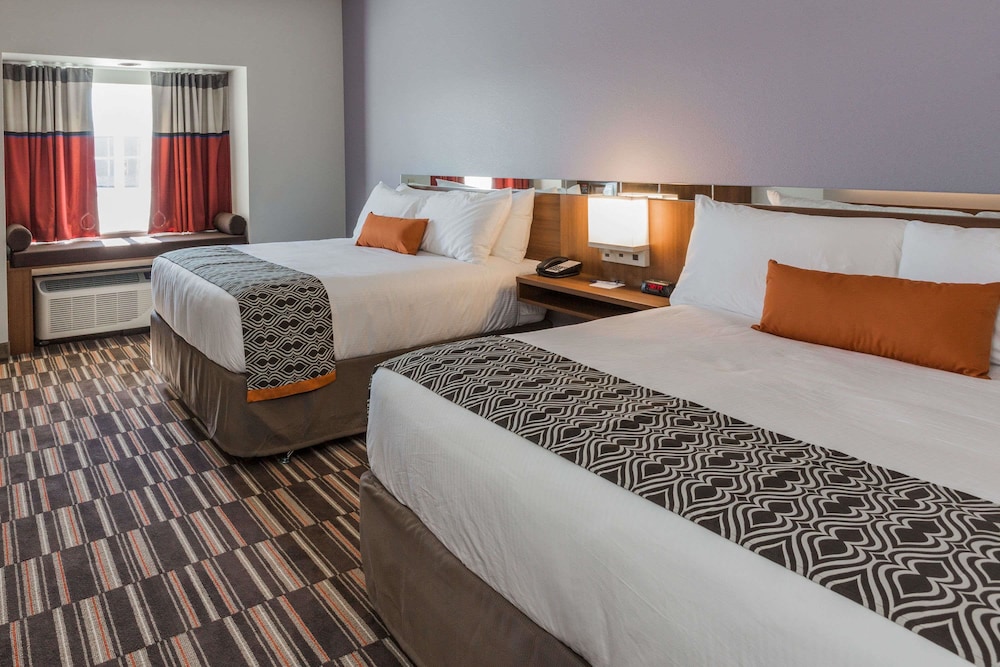 Room, 2 Queen Beds, Accessible, Non Smoking photo 3