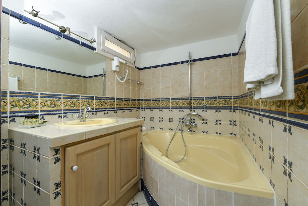 Suite, Ensuite (CS) photo 3