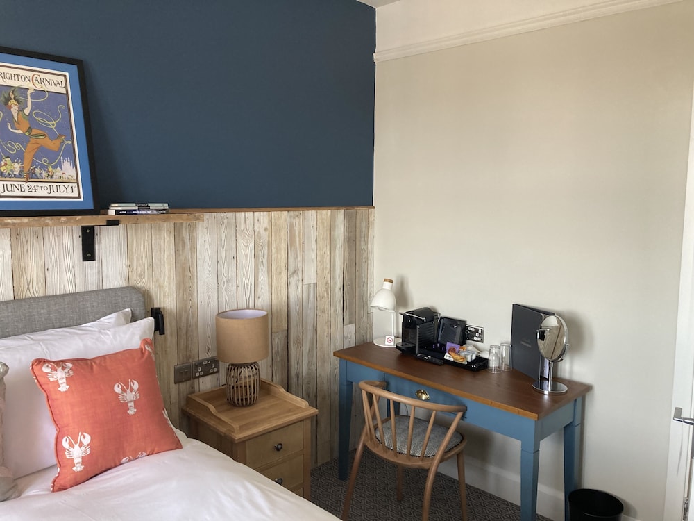Standard Double Room photo 3