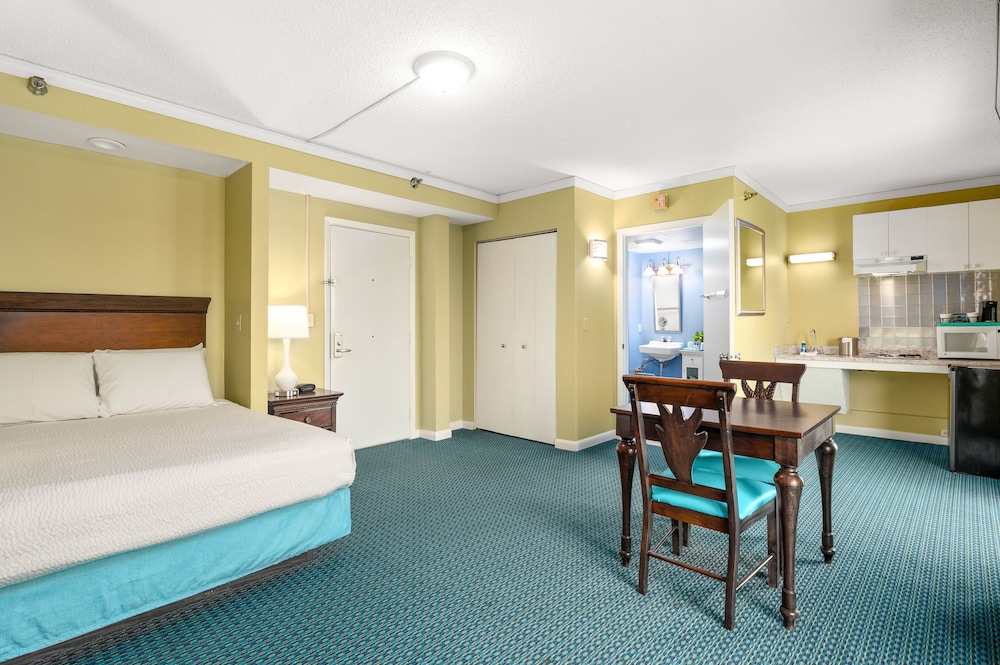 Suite, 1 Queen Bed with Sofa bed, Pets Not Allowed (Accessible) photo 2