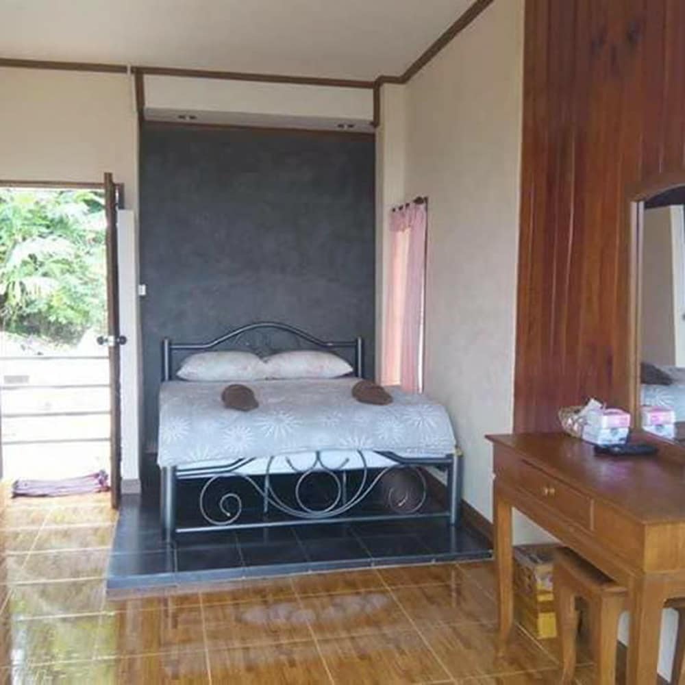 Quadruple Room (Baan Sritrang)