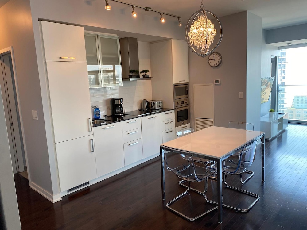 Design Apartment, 3 Bedrooms, 2 Bathrooms, City View thumbnail 5