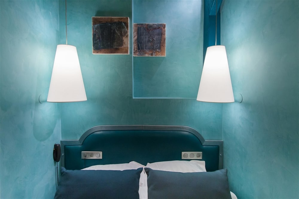 Double Room (Cosy - with attic or courtyard view) - Photo 11