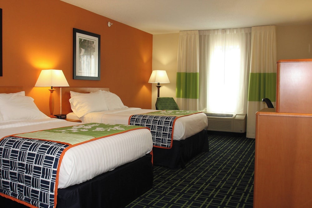 Room, 2 Queen Beds - Photo 1