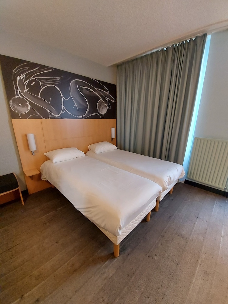 Standard Room, 2 Twin Beds - Photo 5