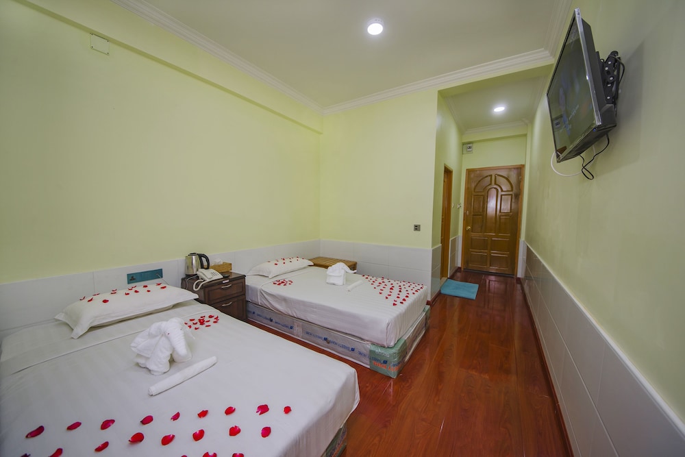 Deluxe Double or Twin Room, 1 Double or 2 Twin Beds, Non Smoking, City View photo 2