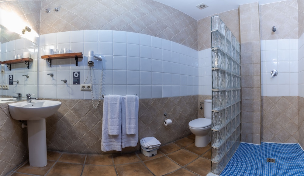 Premium Triple Room - Photo 6