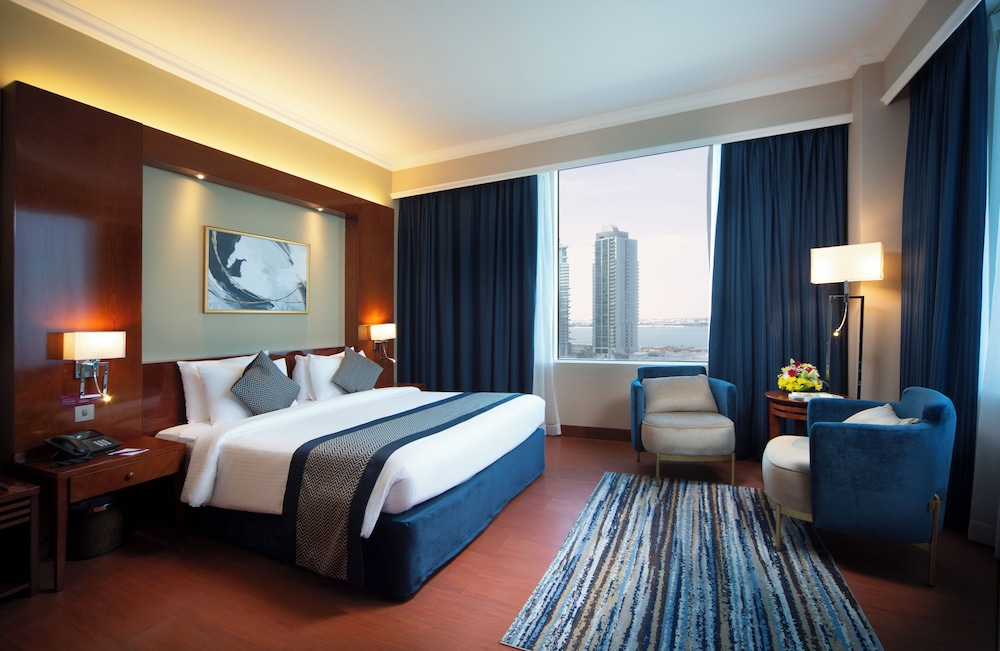 Executive Suite - Photo 3