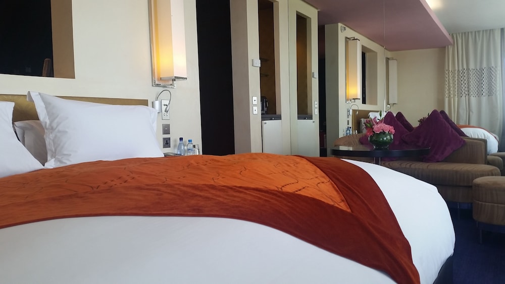 Classic Room, 1 King Bed, City View - Photo 3
