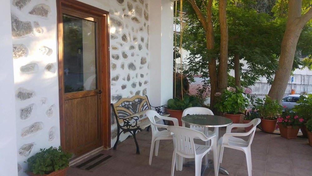 Basic Double or Twin Room, Mountain View