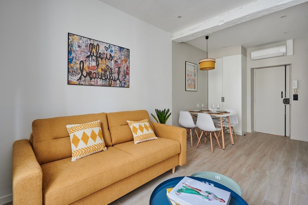Apartment photo 3