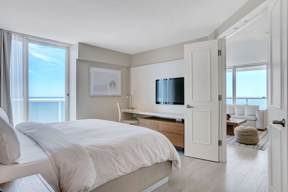 Suite, 1 King Bed, Accessible, Oceanfront - Photo 5