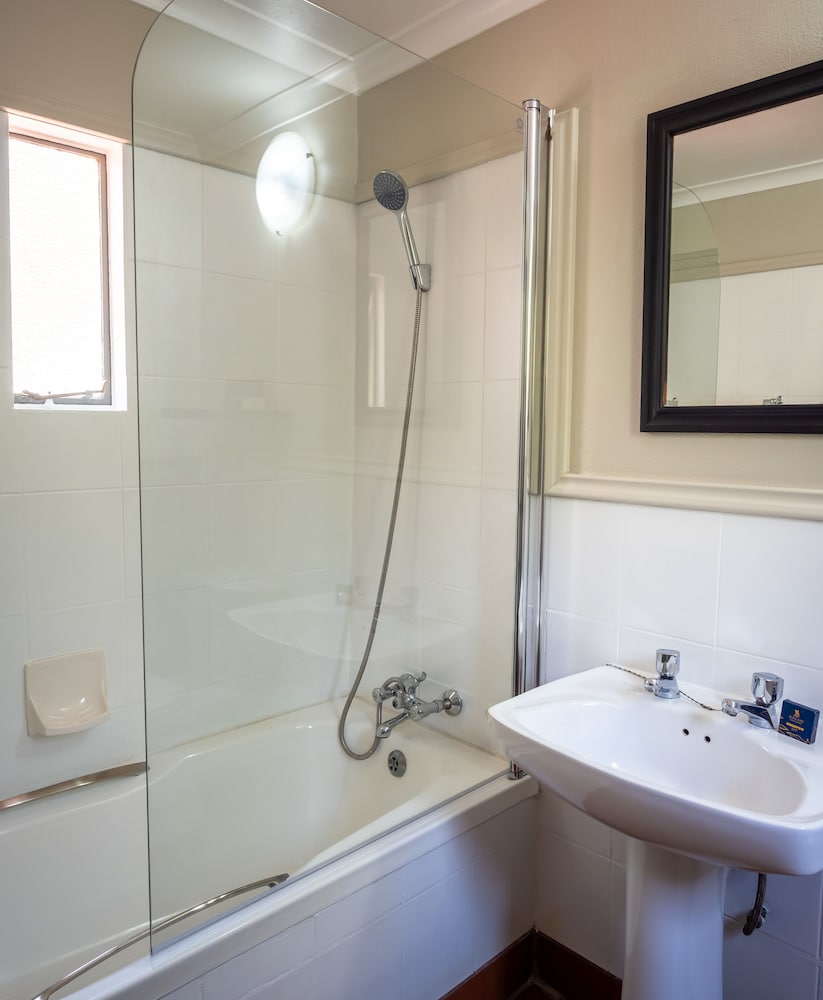 Classic Twin Room (Rondawel) photo 3