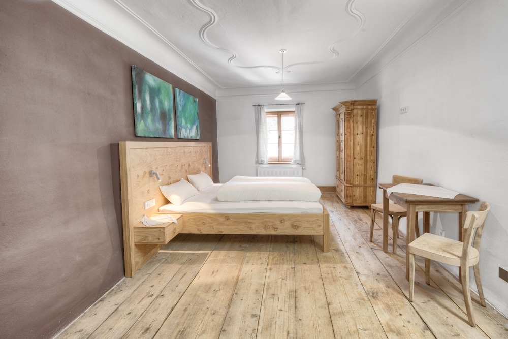 Executive Apartment, 4 Bedrooms, Non Smoking, Kitchen photo 2