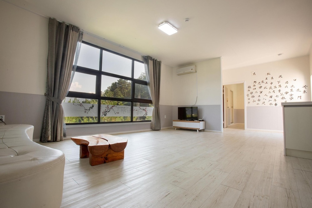 Basic Room, 1 Bedroom (Sun) - Photo 1