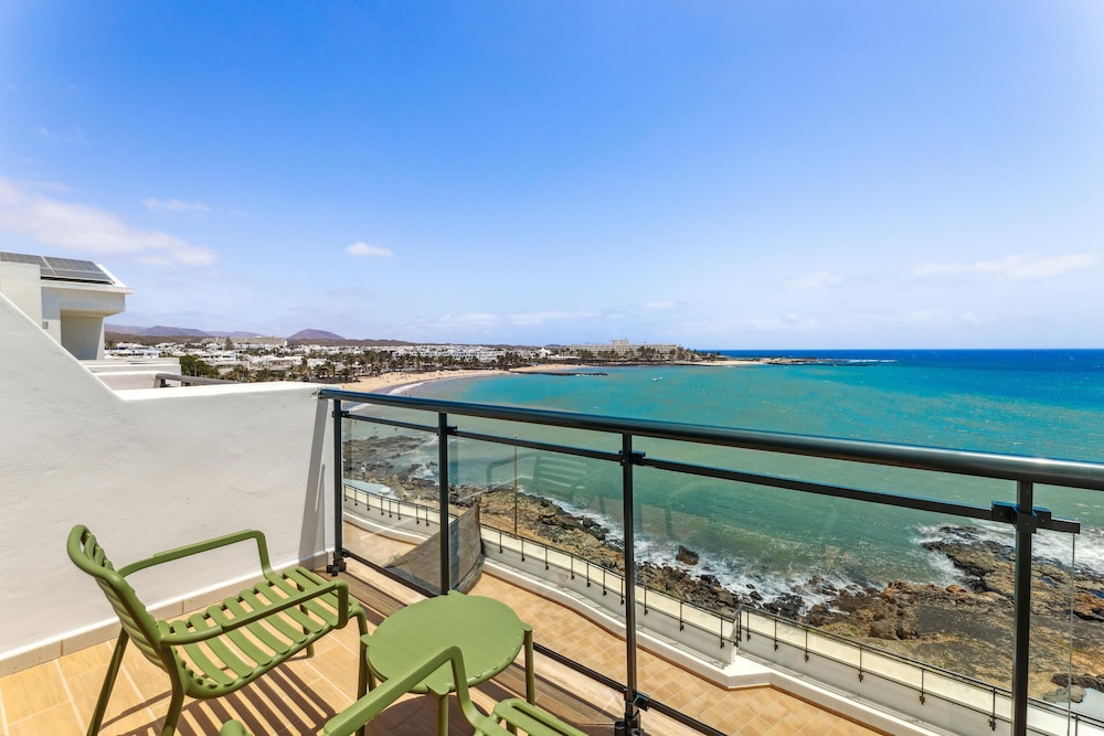 Family Room, Terrace, Sea View (2 Adults + 1 Child)