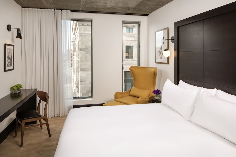 Room, 1 Queen Bed (Alcove) photo 1