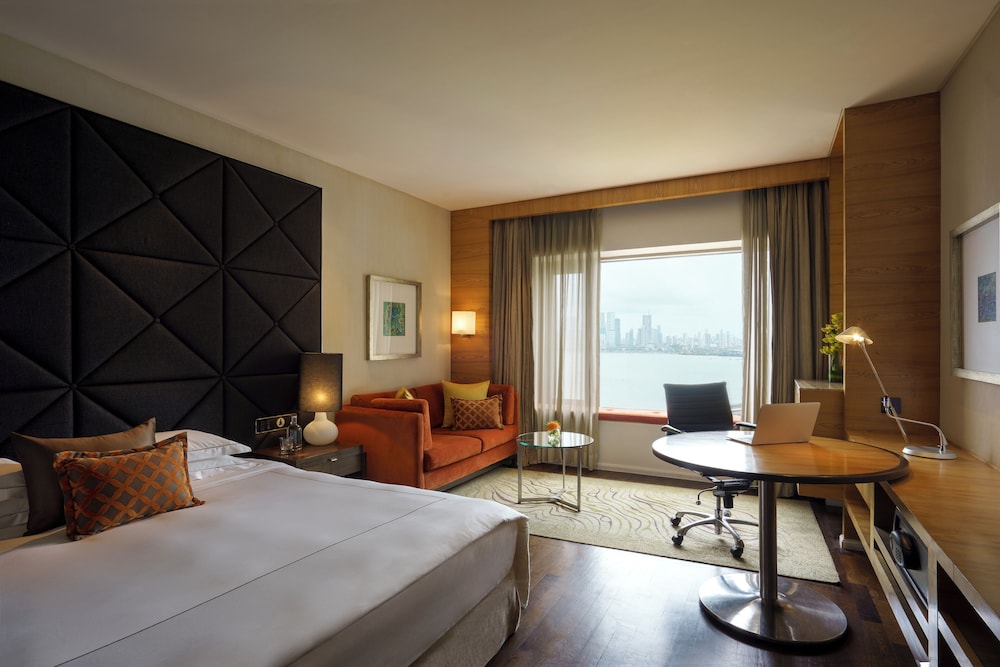 Taj Club, Club Room, 1 King Bed - Photo 7