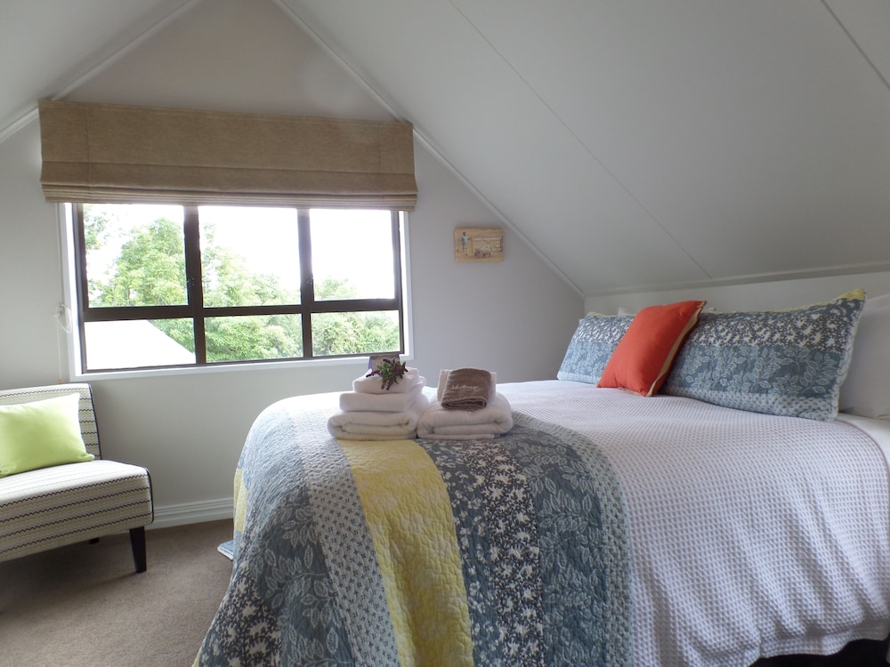 Superior Room (Upstairs Retreat) photo 2
