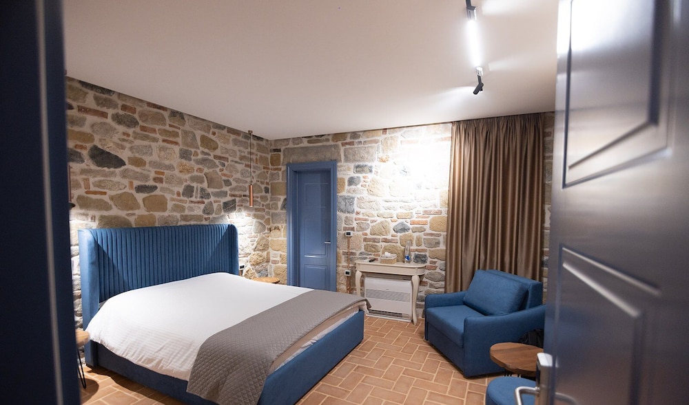 Family Triple Room, Non Smoking, Courtyard View