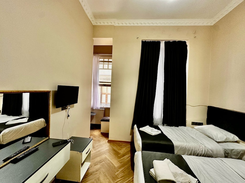 Deluxe Twin Room, 2 Twin Beds, City View photo 2