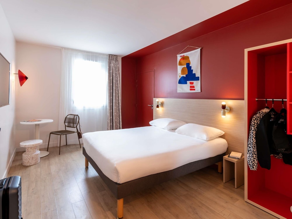 Standard Room, Multiple Beds - Photo 1