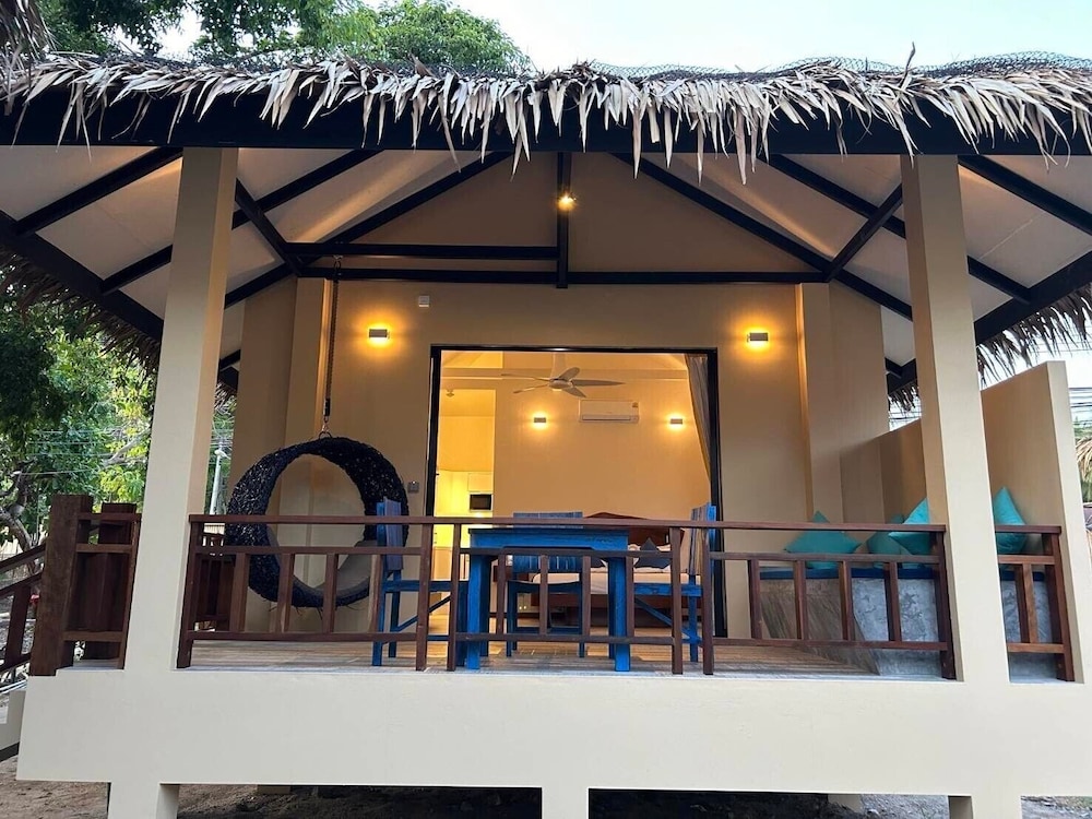 Deluxe Triple Villa with Sea View - Photo 1