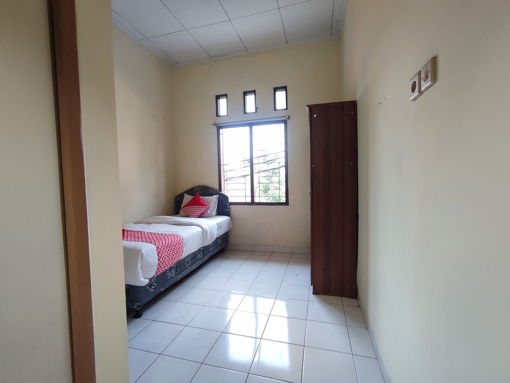 Basic Single Room