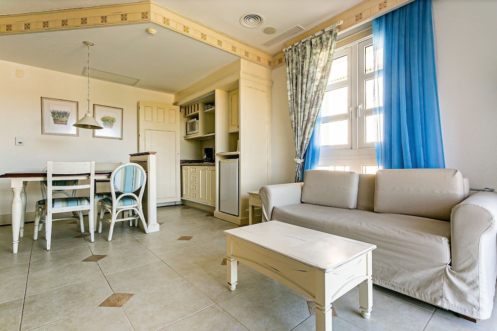Basic Apartment photo 2