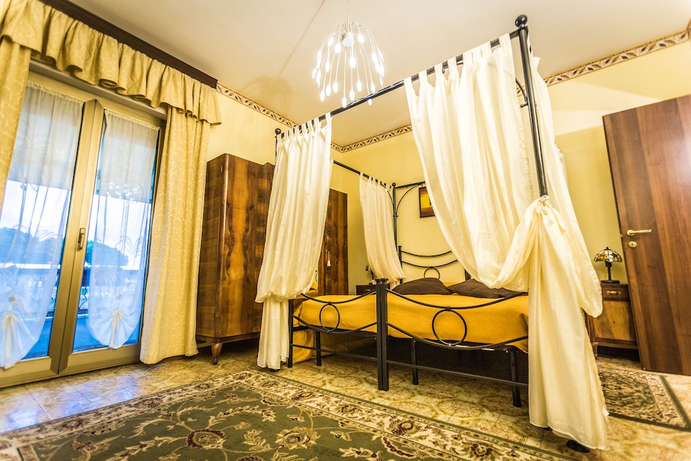 Presidential Suite, 1 Bedroom, Terrace, Garden Area photo 2