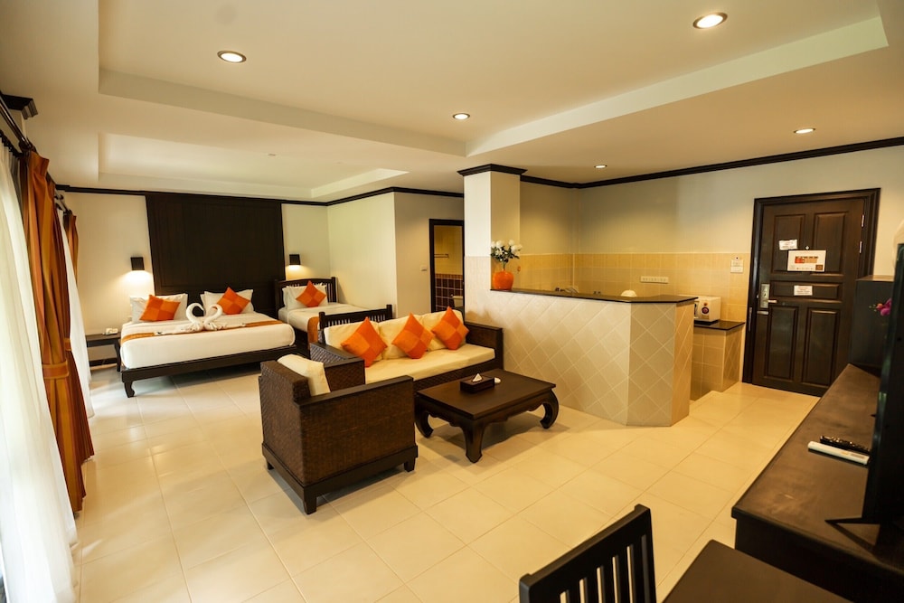 Triple Suite Room - Photo 2