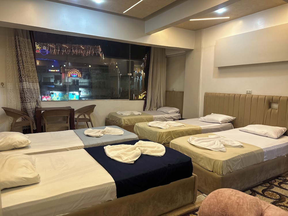 Comfort Studio, Hill View