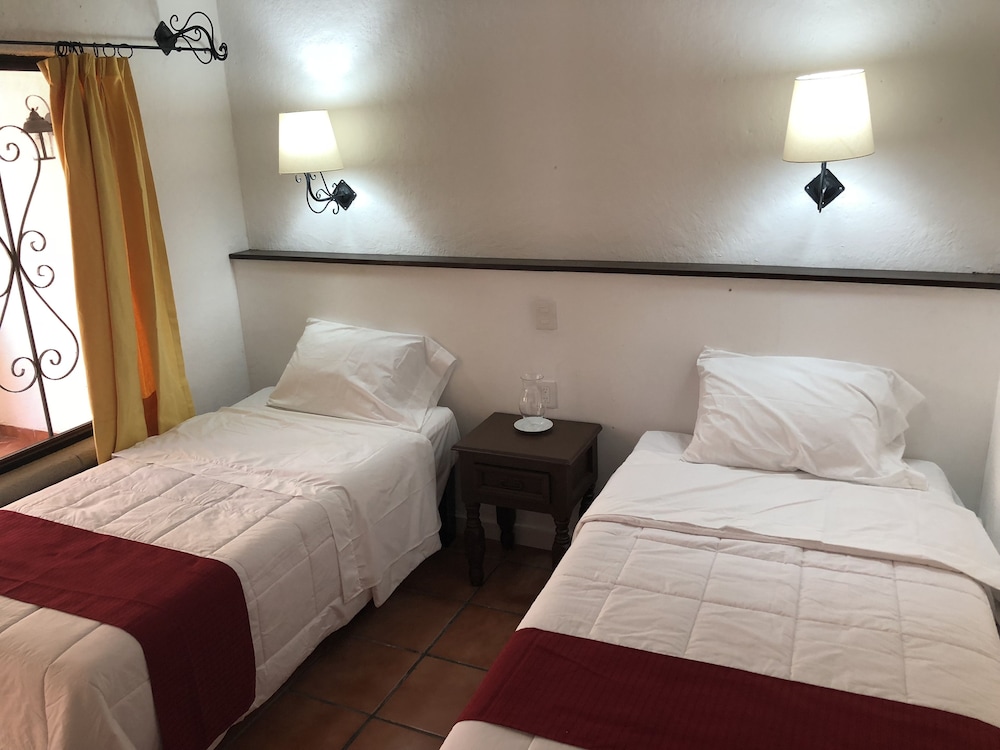Single Room, 2 Twin Beds photo 2