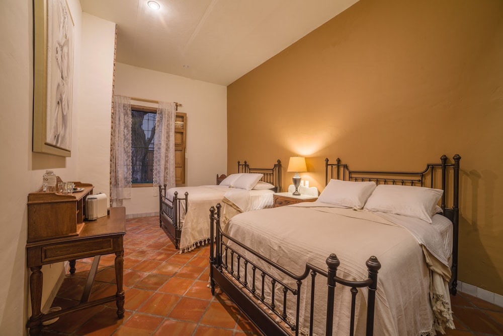 Deluxe Room, 2 Queen Beds